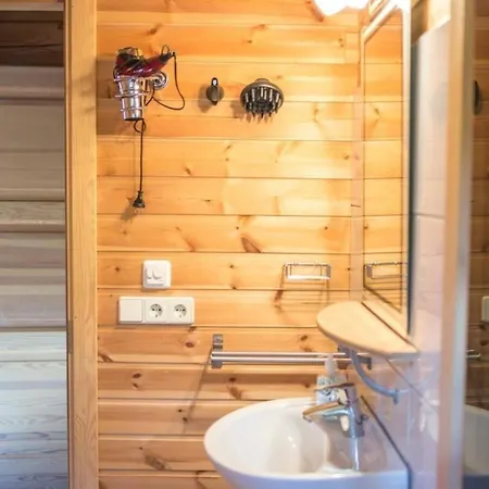 度假居 Charmantes In Mit Kleinem Garten Und Bergblick